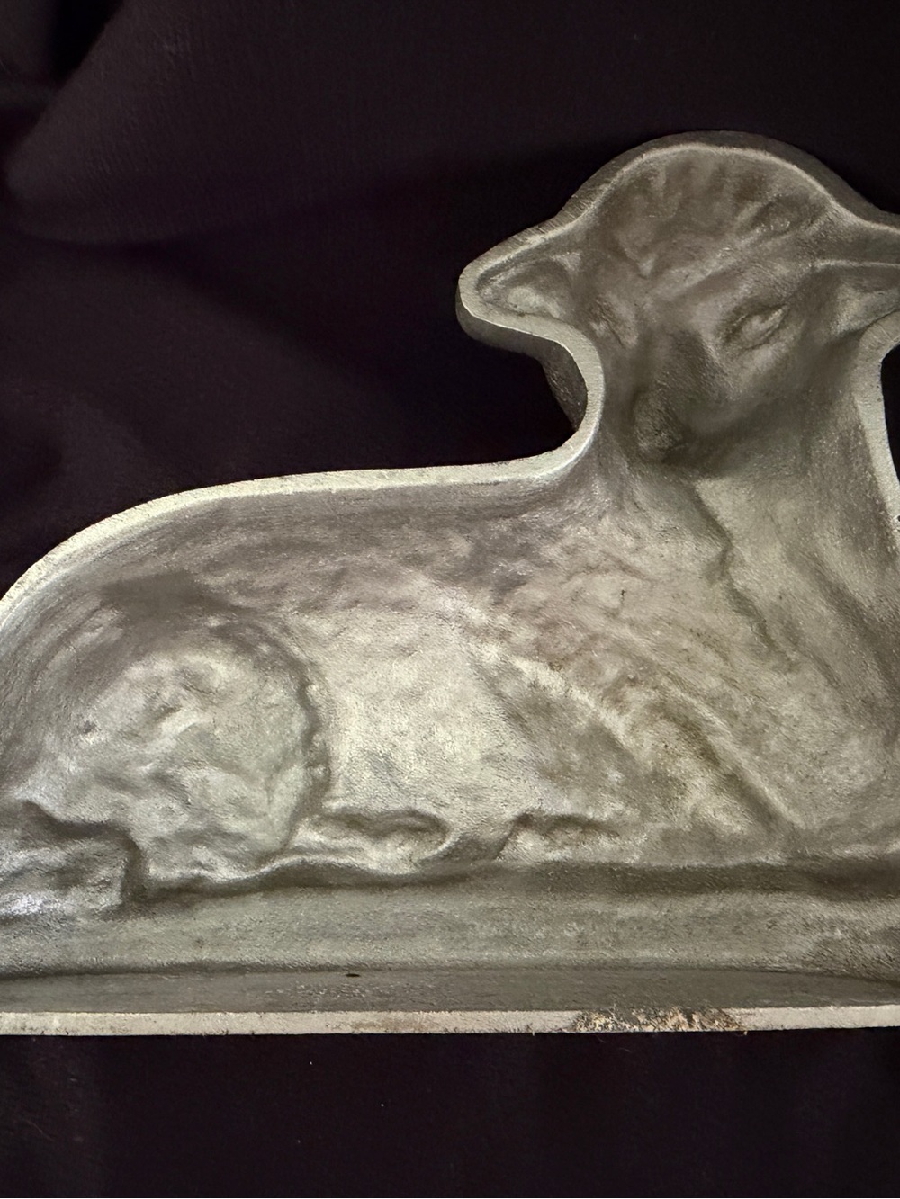 VINTAGE ANTIQUE Cast Aluminum lamb Easter Mold Chocolate Candy Collectable - Picture 5 of 9